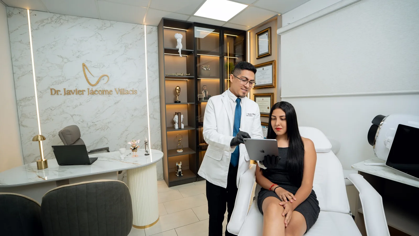 Consultorio del Dr. Javier Jácome en Valis Clinic, Quevedo
